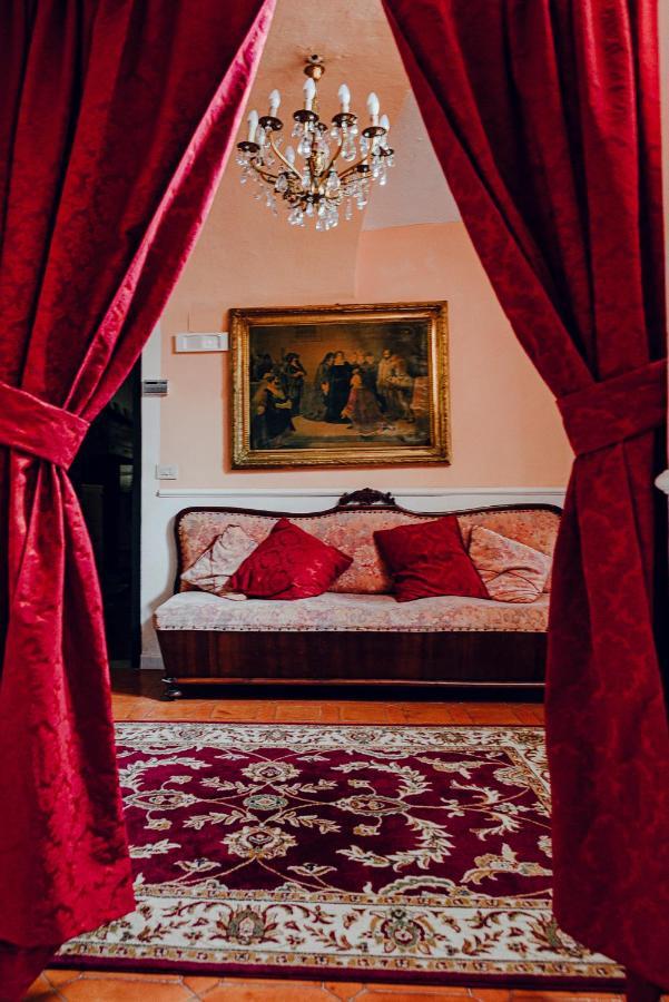 Hotel La Foresteria di Palazzo Picedi Benettini Sarzana Esterno foto